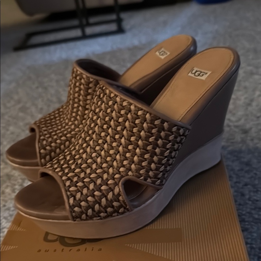 UGG Women's Brown Wedge Sandals Doha, Size 8, Brown